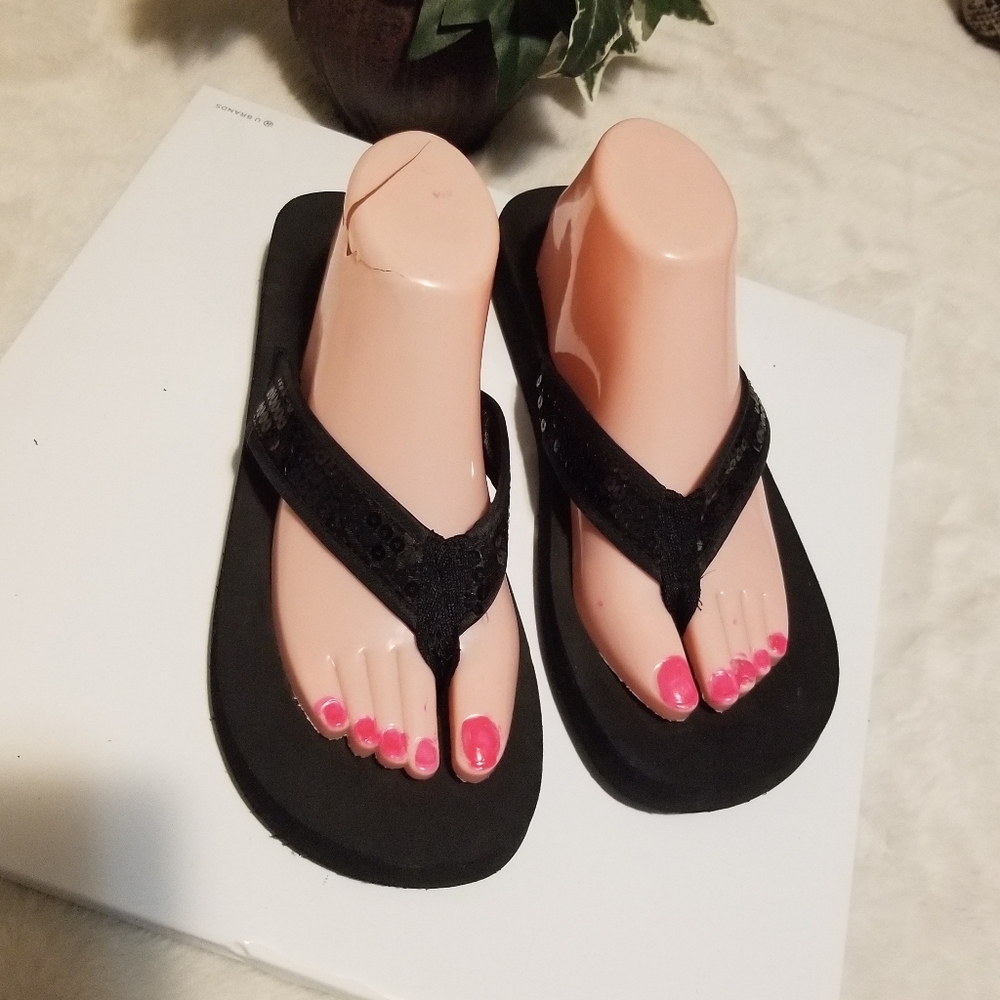 Black Casual Flip-Flop Sandals